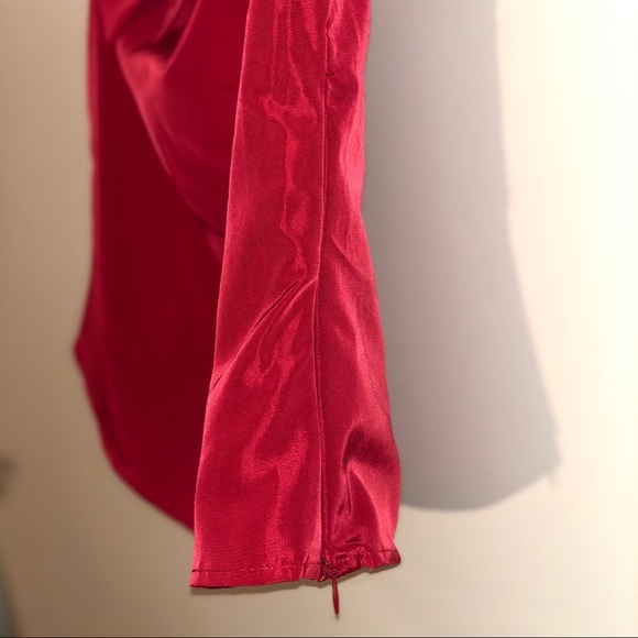 🎉 CLOSET CLEAROUT! NWOT - Zara Elegant Red Top - Picture 4 of 7